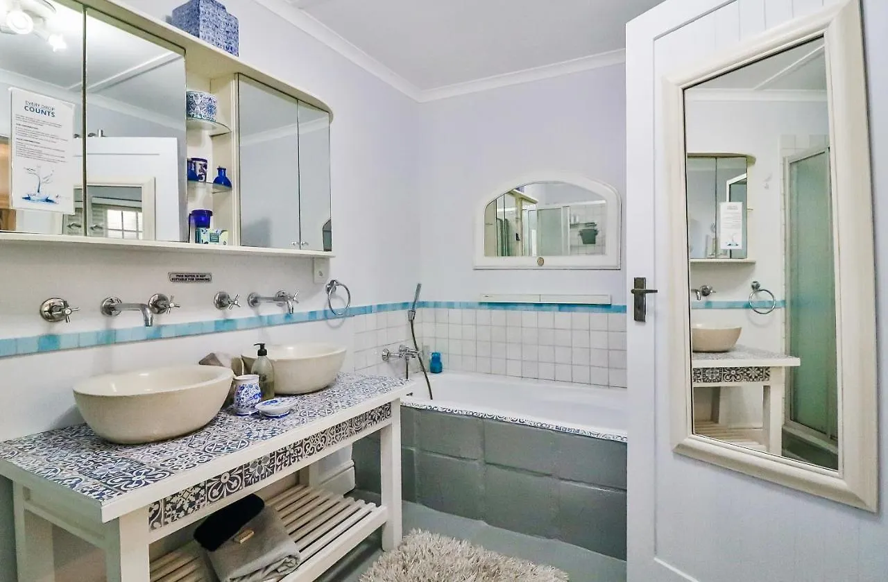 Inn-Style Cape Town 3*,